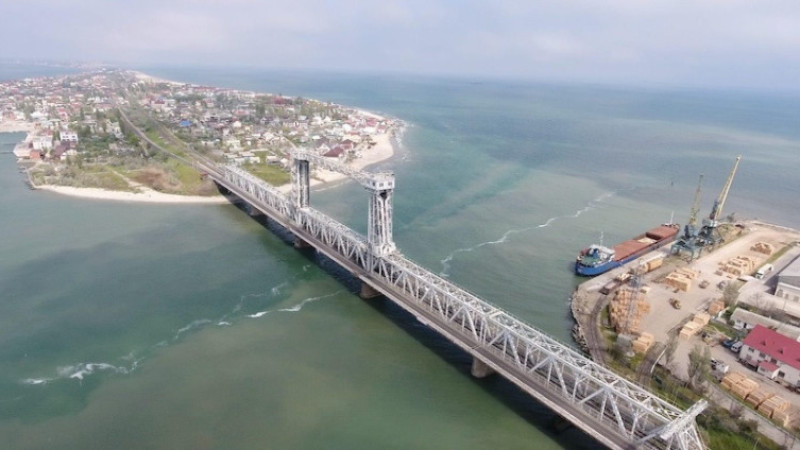 Russia Strikes Vital Bridge Linking Ukraine’s Grain Route to Danube Ports