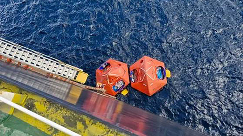 LNG Carrier Rescues Fishers in Atlantic Ocean