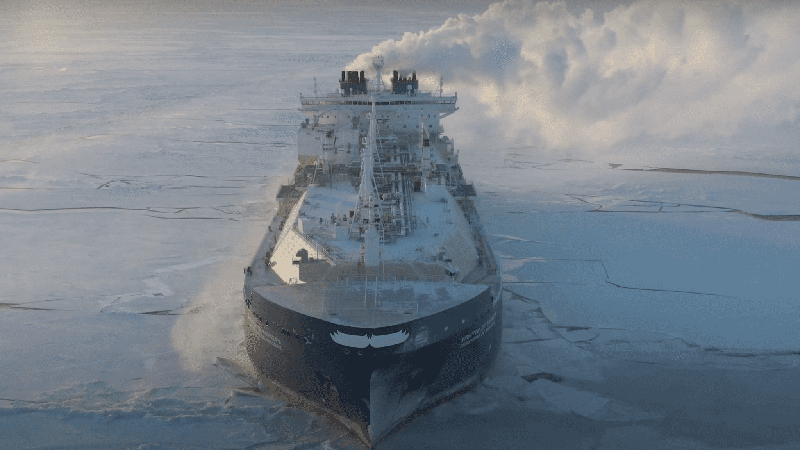 Gas Carrier Dashes Across Arctic Ocean in Just 10 Days Delivering Russian LNG to Asia