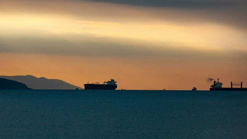 Russia Offers Record-Level Oil Discounts to China